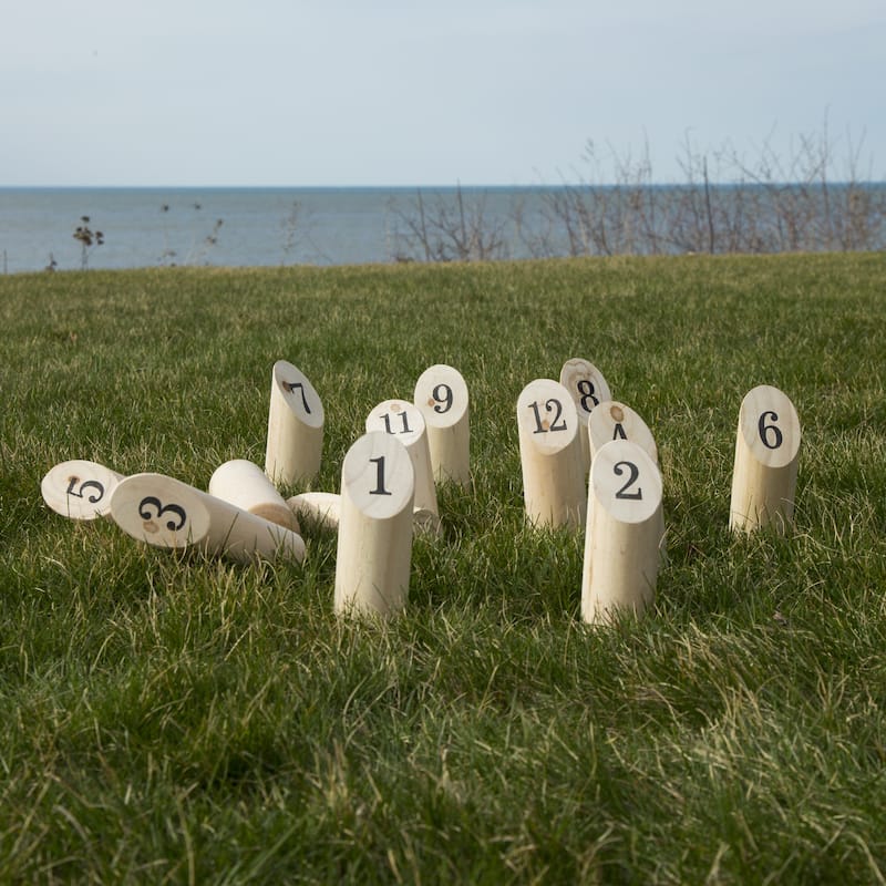 Wooden Throwing Game Set, 12 Numbered Pins Hey Play - 11 x 7.25 x 7