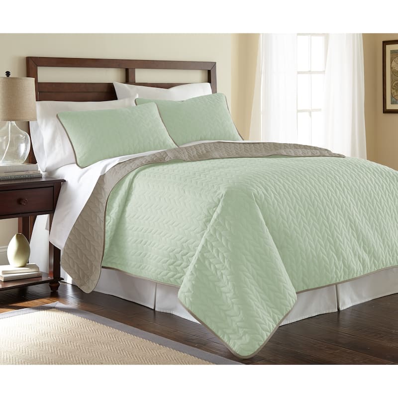 Modern Threads Leaf Solid Reversible Quilted 3-Piece Coverlet Set