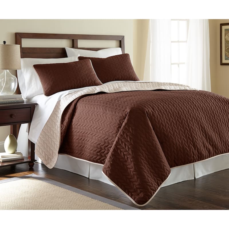 Modern Threads Leaf Solid Reversible Quilted 3-Piece Coverlet Set - King - mahogony/dew