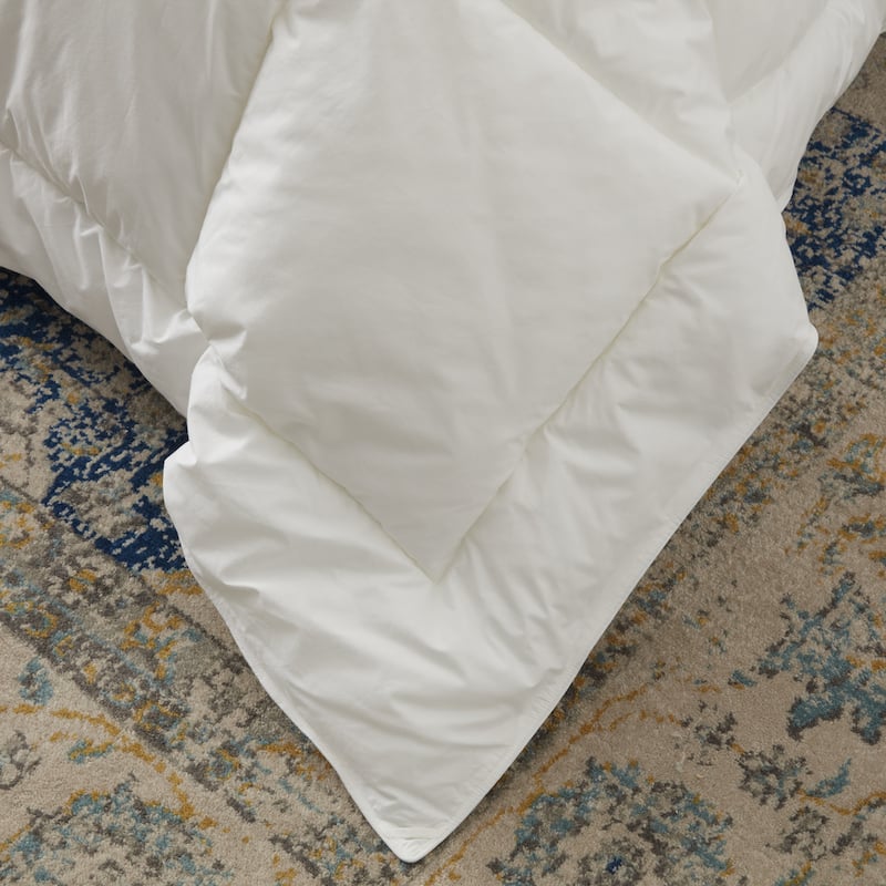 Porch & Den Shoreview Hypoallergenic Down Alternative Hotel-style Comforter