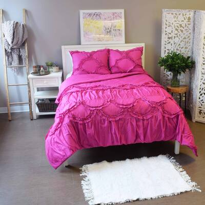 Vue Sienna Solid Fuchsia Textured Cotton Comforter