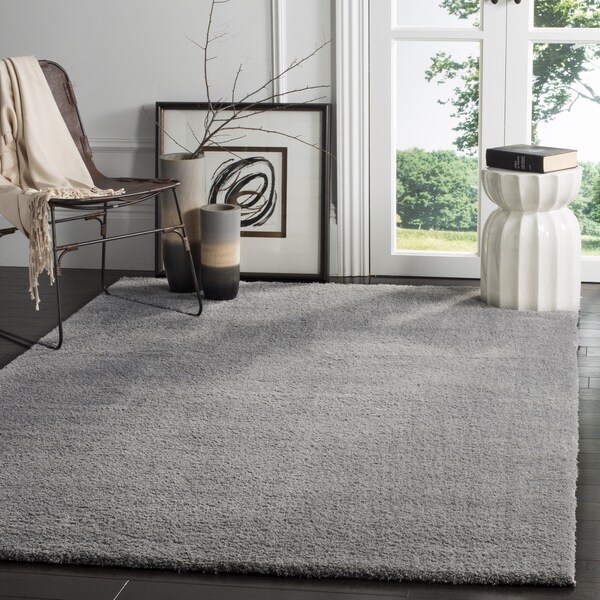 Safavieh Velvet Shag Light Grey Polyester Rug - 6'7 x 9'2