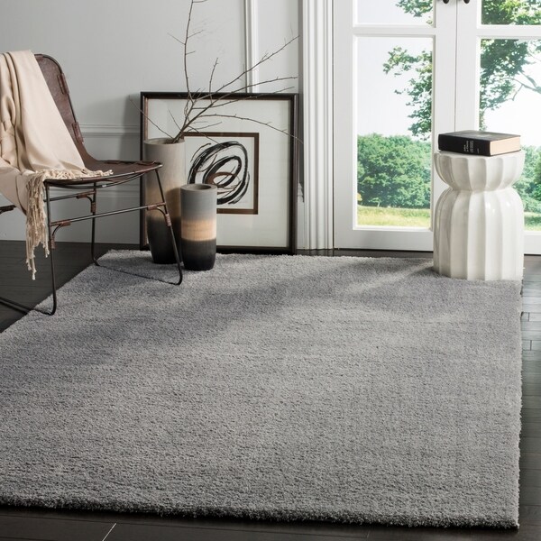 Safavieh Velvet Shag Light Grey Polyester Rug - 6'7 x 9'2