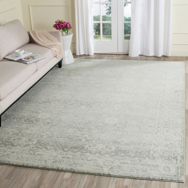 Safavieh Evoke Vintage Oriental Silver/ Ivory Distressed Rug - 8' x 10'