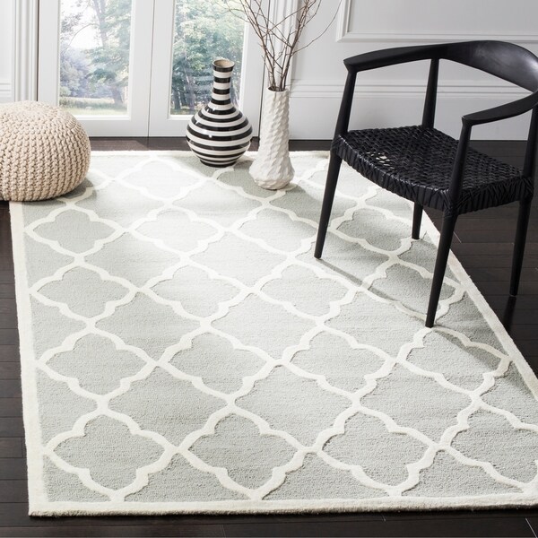 Safavieh Handmade Cambridge Light Grey/ Ivory Wool Rug - 9' x 12'