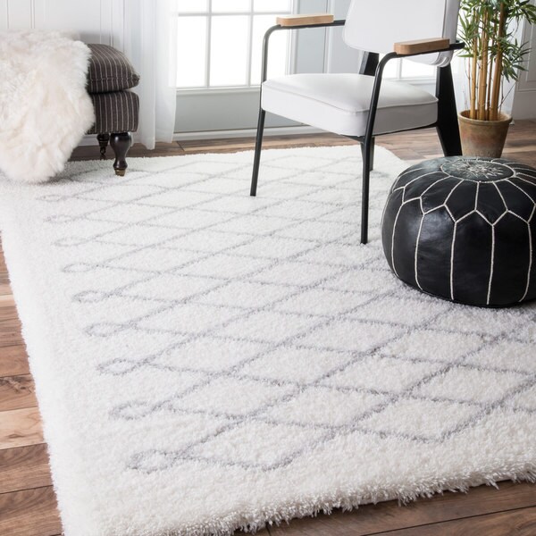 Oliver & James Eva Diamond Shag Area Rug - 6'7 x 9'