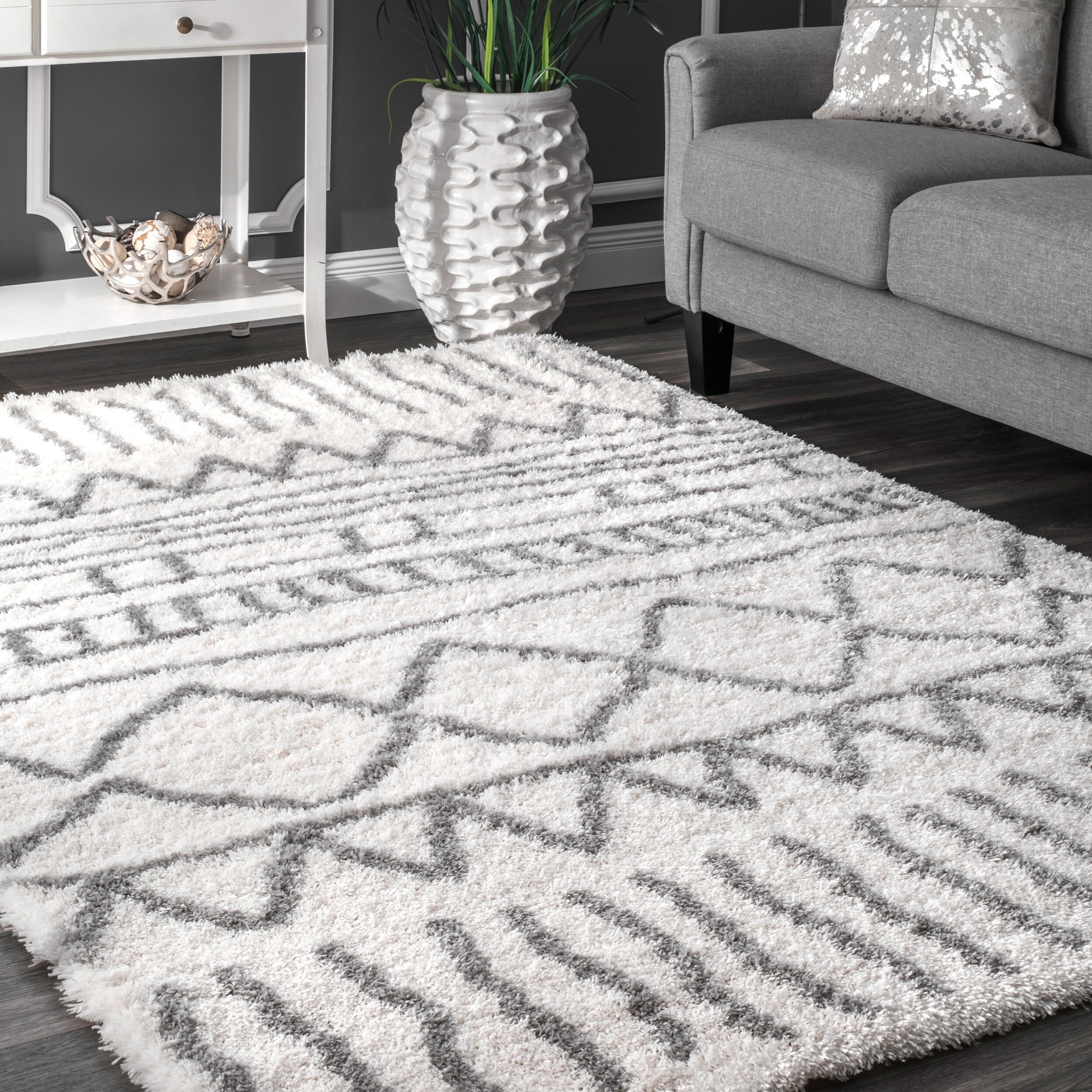 Shop The Curated Nomad Delmar Moroccan Trellis White Shag Rug (8' x 10