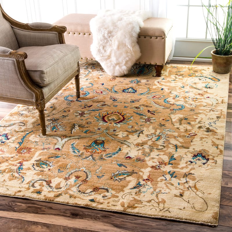 Nuloom Ivory Traditional Persian Timeless Blossom Area Rug