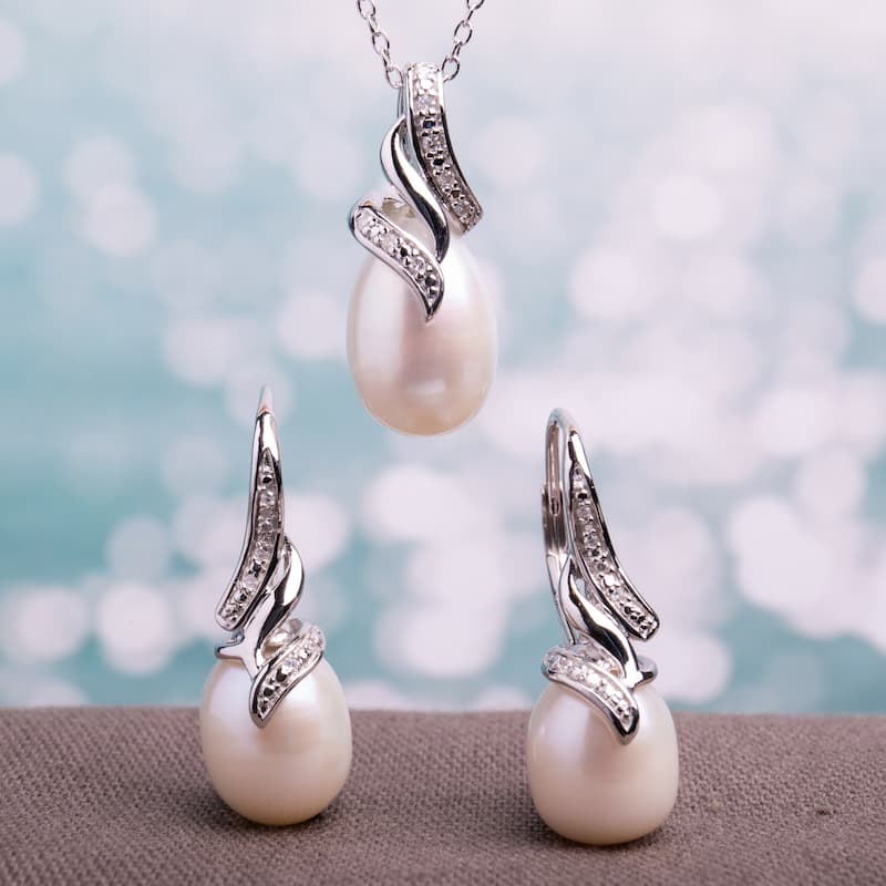 Miadora Sterling Silver Freshwater Cultured Pearl and 1/10ct TDW Diamond Earrings and Necklace - White