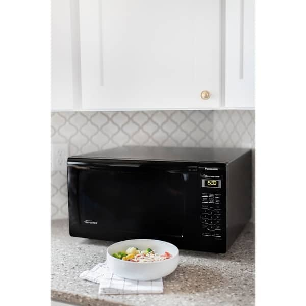 Shop 1 6 Cu Ft 1250w Genius Sensor Countertop Microwave Oven