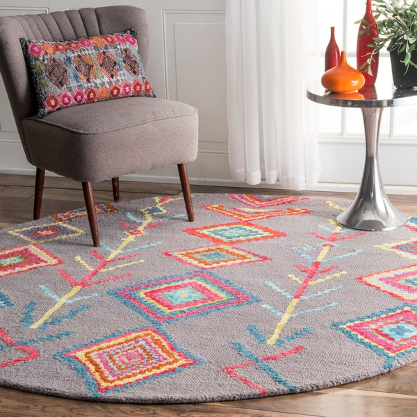 The Curated Nomad Escolta Handmade Wool/Viscose Moroccan Triangle Grey Area Rug - 6'