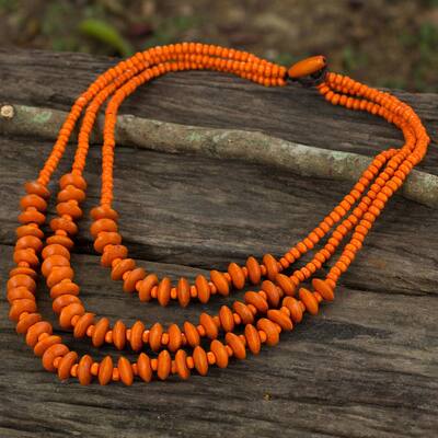 Handmade Littleleaf Boxwood 'Happy Orange' Necklace (Thailand)