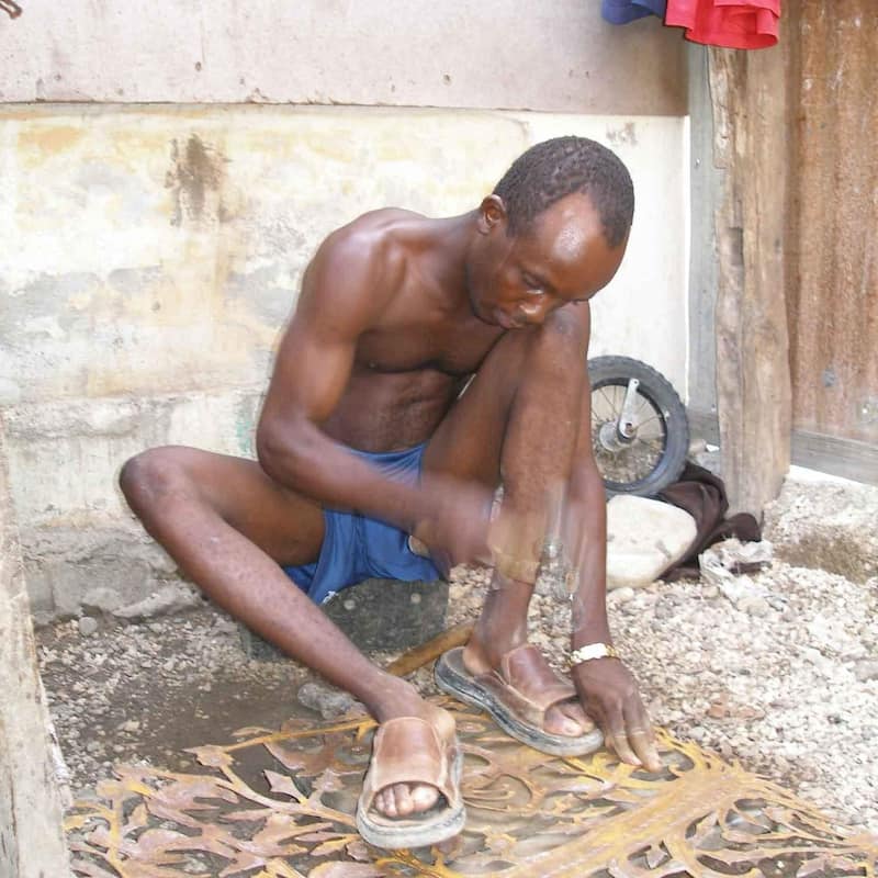 Handmade 14-inch Tree of Life Curly Branches (Haiti)