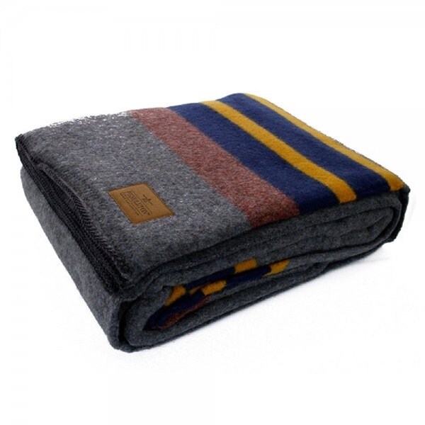 Pendleton Yakima Camp Lake Wool Twin Blanket with Leather Carrier