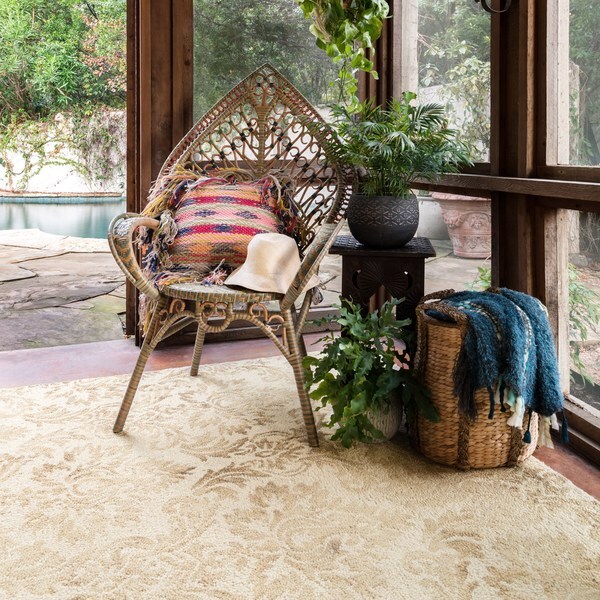 Hand-hooked Bella Beige Wool Rug (3'6 x 5'6) - 3'6" x 5'6"