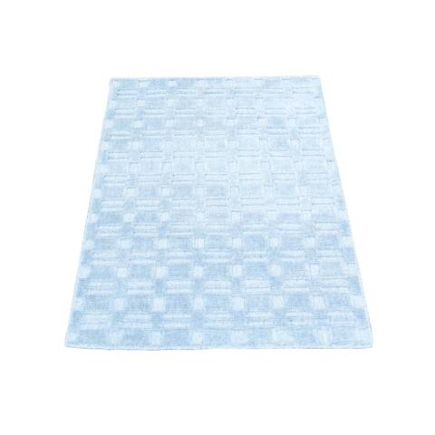 Tone-on-tone Sky Blue Hand-loomed Wool and Viscose from Bamboo Silk Rug (2' x 3')