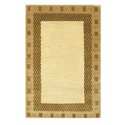Hand-knotted Wool Ivory Traditional Solid Lori Baft Gabbeh Rug (3'11 x 5'10) - 4' x 6'