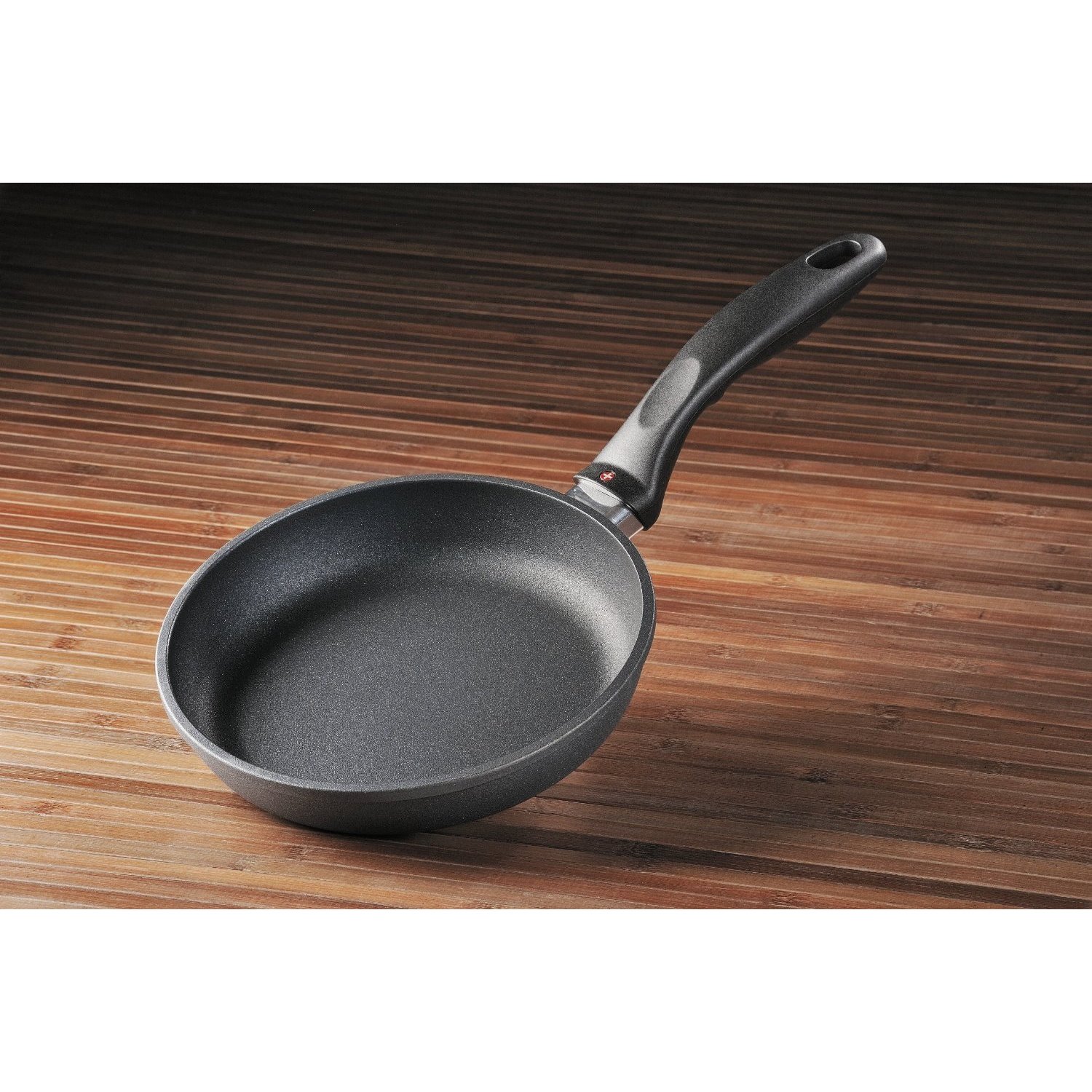 https://ak1.ostkcdn.com/images/products/11976809/Swiss-Diamond-Nonstick-Fry-Pan-with-Lid-8-cece1192-7531-40e3-9375-b7f47699fd50.jpg