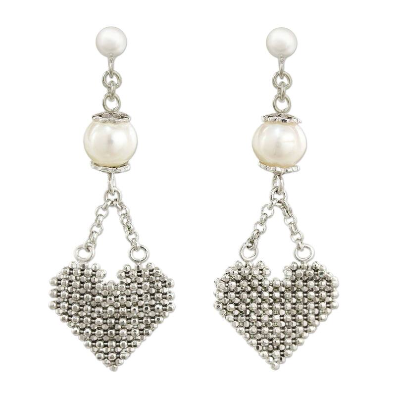 Handmade Sterling Silver 'Pure Heart' Pearl Earrings (6 mm) (Thailand) - 1.7L*0.6W