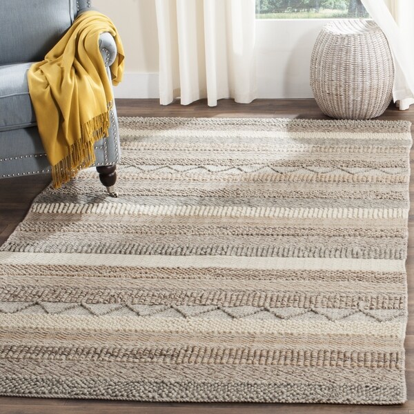Safavieh Handmade Natura Beige Wool Rug - 4' x 6'
