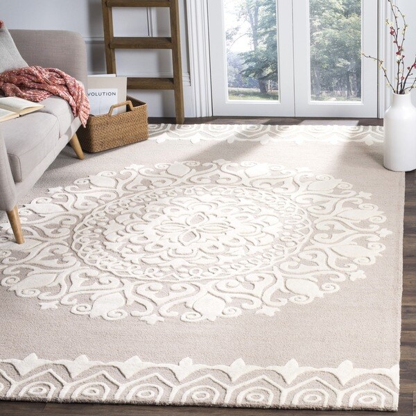 Safavieh Handmade Bella Beige/ Ivory Wool Rug - 8' x 10'