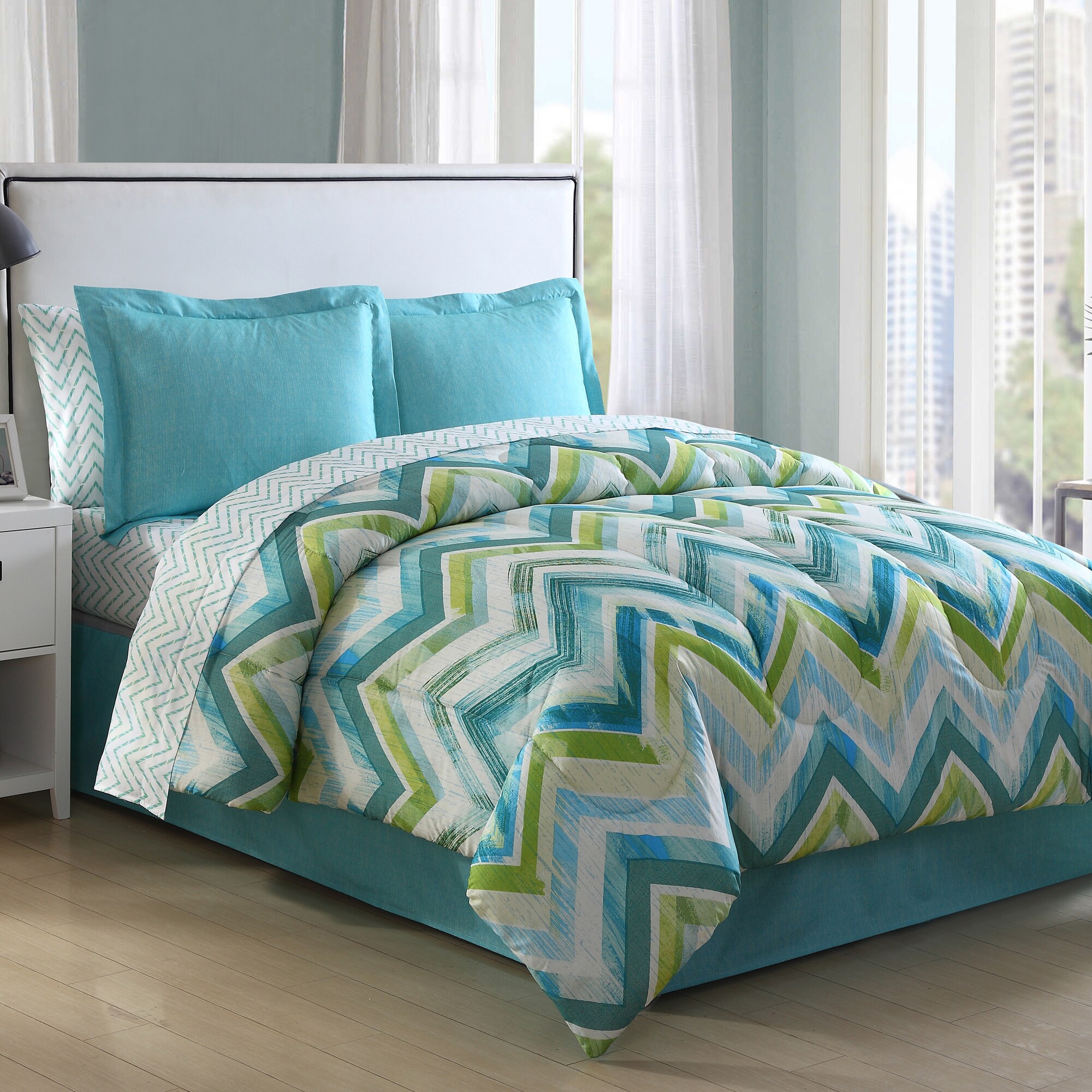Connor Chevron 8 Piece Bed In A Bag With Sheet Set