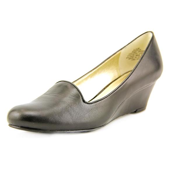 Shop Anne Klein Women�s Axelia Leather Dress Shoes