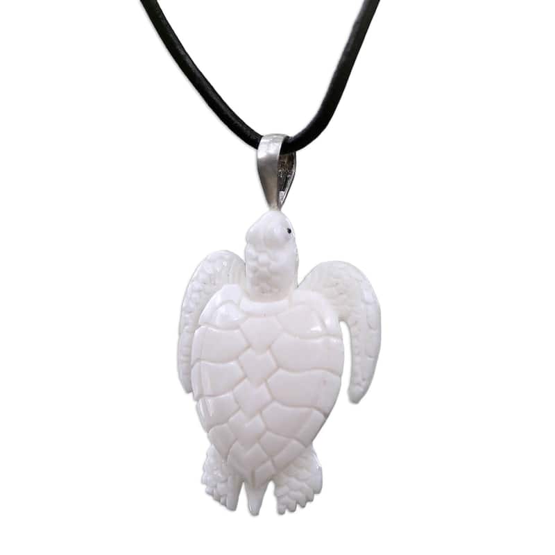 NOVICA Handmade White Turtle Leather Necklace (Indonesia)