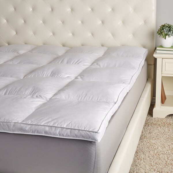Hotel Madison 300 Twill 2-Inch Gusset Baffle Box Down Featherbed
