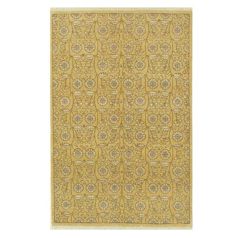 Hand-knotted Wool Gold Traditional Oriental Agra Rug (4' x 6'1) - 4' x 6'