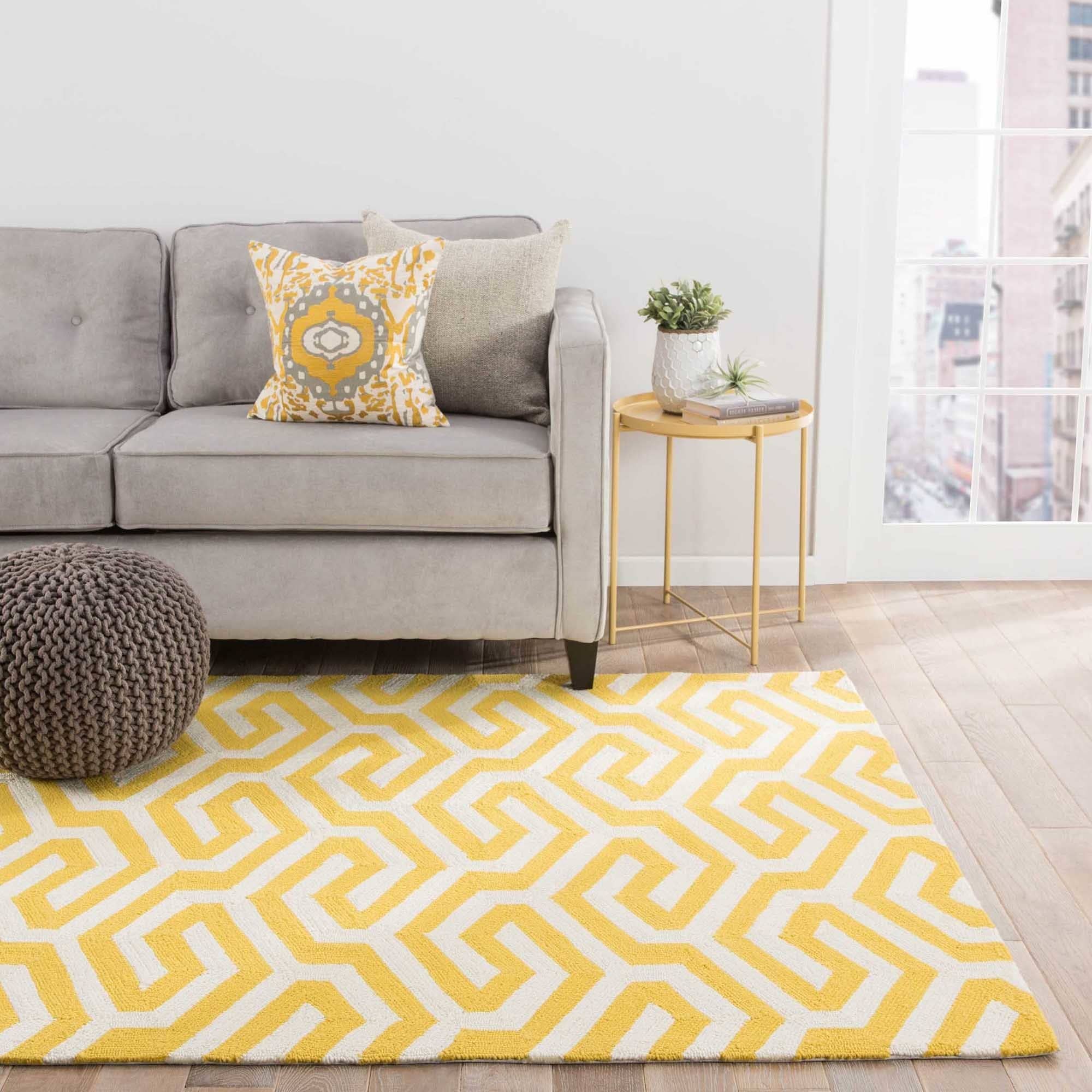 Casselton Indoor Outdoor Geometric Yellow White Area Rug 5 X 7 6 5 X 8 Surplus Overstock 12088879