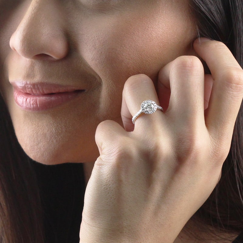 Auriya Platinum 1 1/2 carat TW Round Halo Diamond Engagement Ring