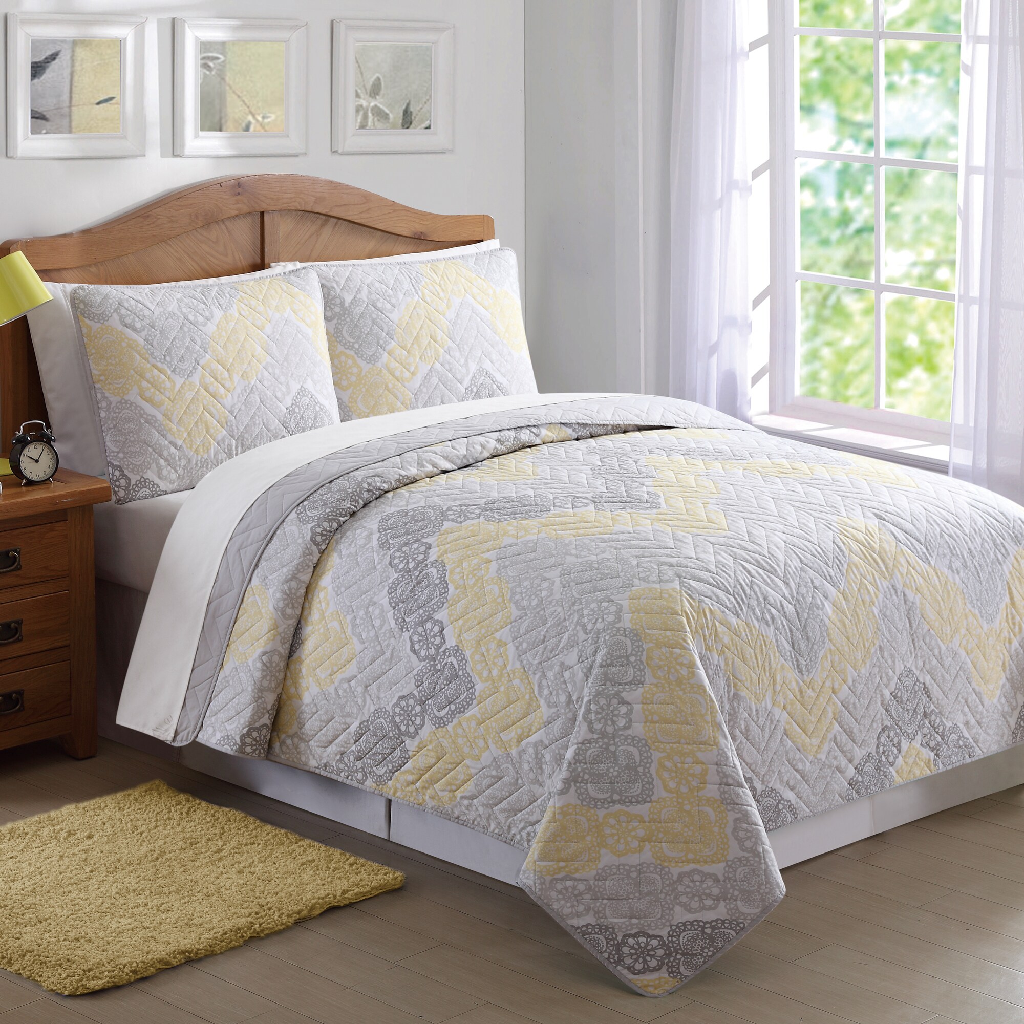 laura hart comforter