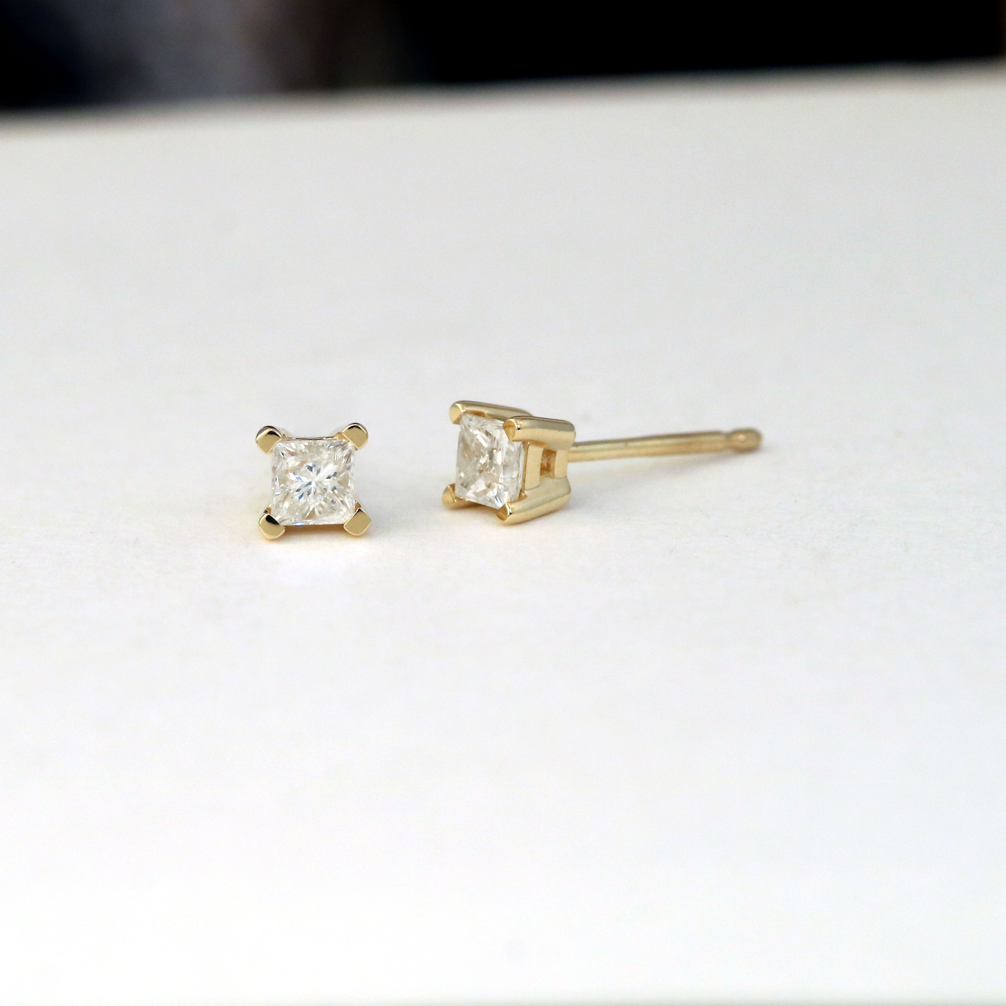 14K Diamond Stud Earring Yellow gold (1/4cttw H-I Color, I2 Yellow N/A