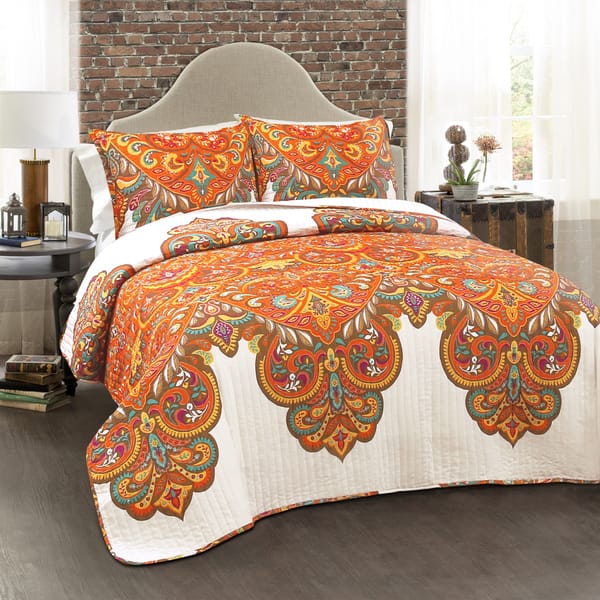 https://ak1.ostkcdn.com/images/products/12146572/Lush-Decor-Boho-Chic-3-piece-Quilt-Set-84f4b6dc-3b21-405e-bc46-349a674b39a2_600.jpg?impolicy=medium