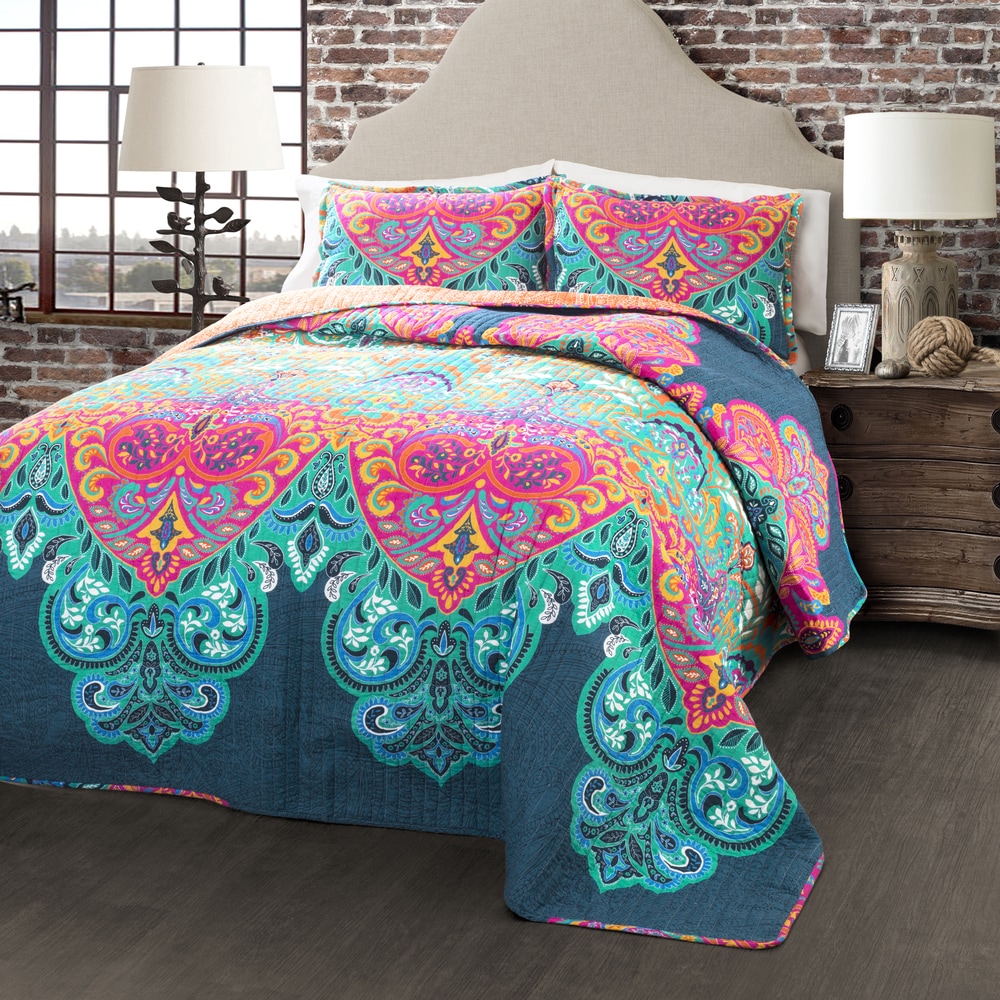 https://ak1.ostkcdn.com/images/products/12146572/Lush-Decor-Boho-Chic-3-piece-Quilt-Set-bf22f1ac-0ccd-47b0-a6f9-1080081e7f5d_1000.jpg