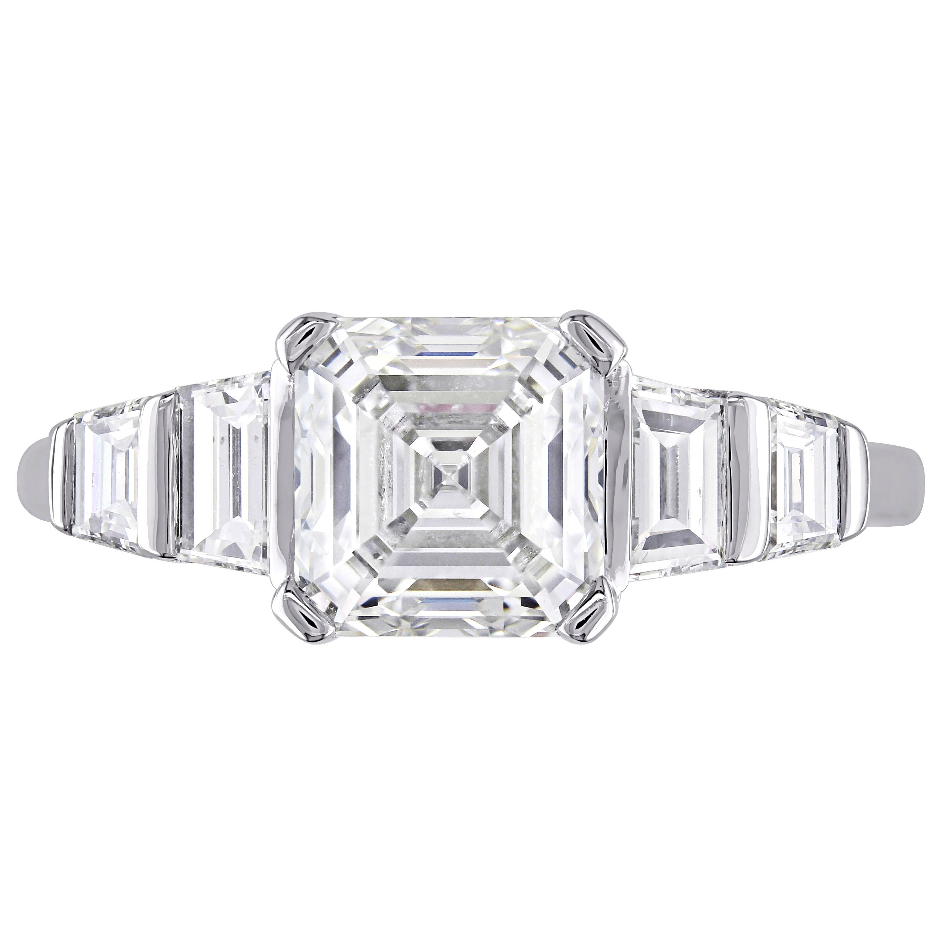 asscher with trapezoid side stones