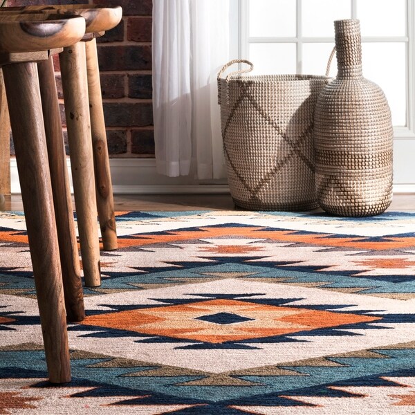 nuLOOM Handmade Southwestern Pyramid Area Rug