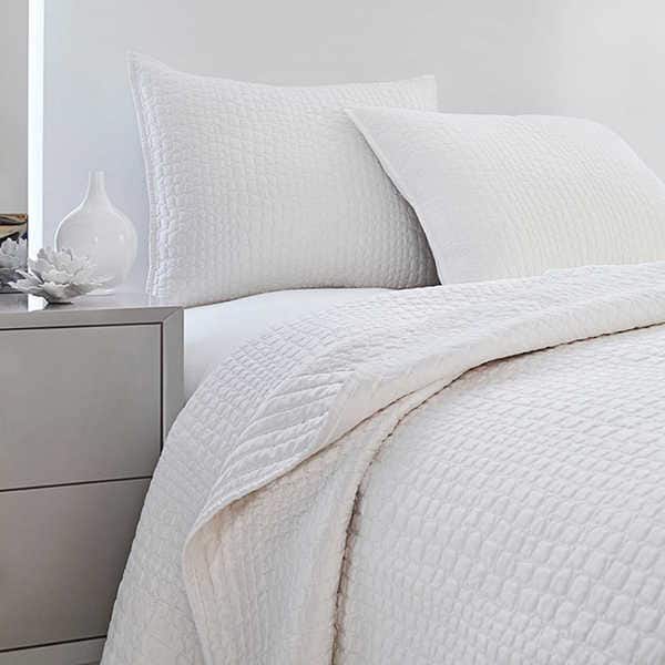 Vince Camuto Solid White Crocodile Quilted Coverlet | Overstock.com ...