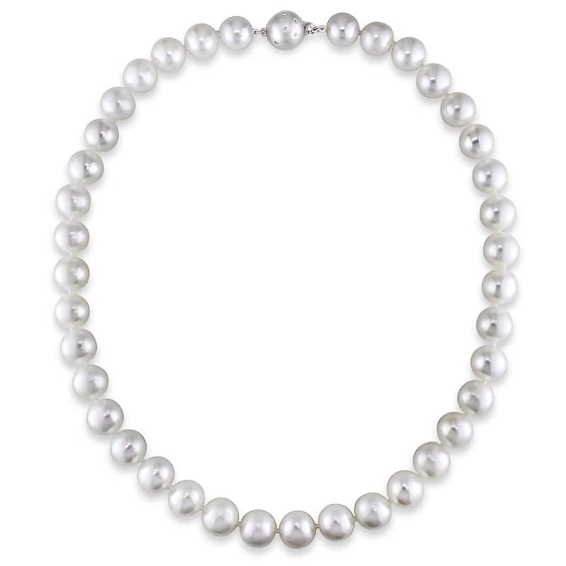 Miadora 14k White Gold Cultured Freshwater Pearl Strand and Diamond Accent 18 inch Necklace (11.5-12.5mm)