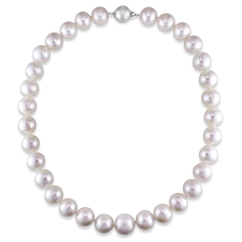 Miadora 14k White Gold Cultured Freshwater Pearl Strand and Diamond Accent 18 inch Necklace (12.5-14.5mm)