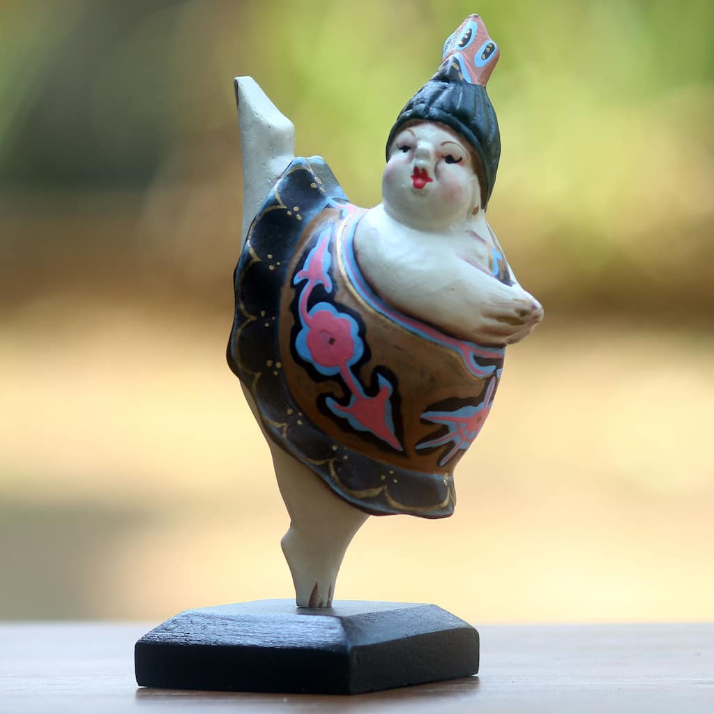 Handmade Albesia Wood 'Ballet Dancer III' Sculpture (Indonesia)