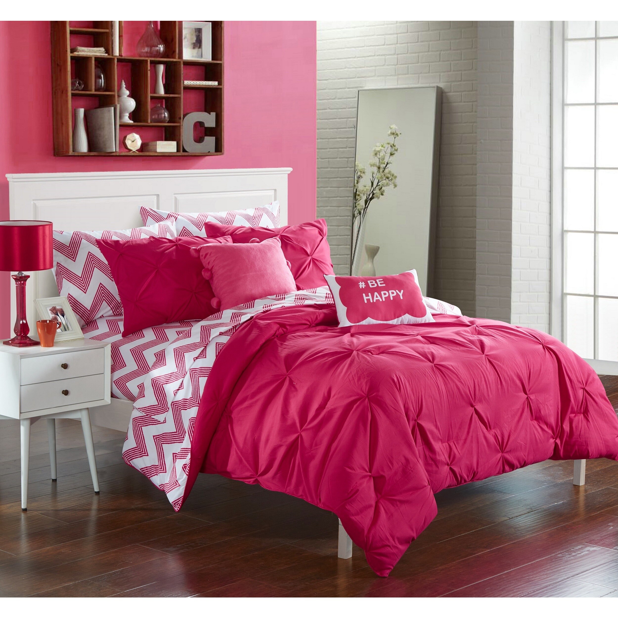 olivia reversible comforter set in fuchsia