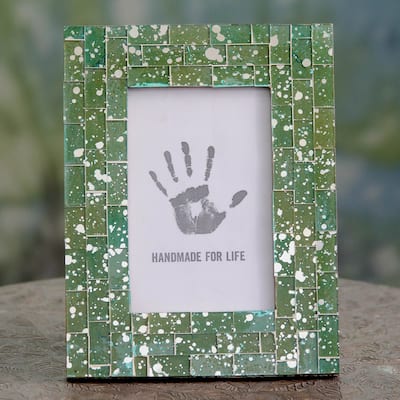 Handmade Glass Mosaic 'Moradabad Meadows' 4 x 6 Photo Frame (India)