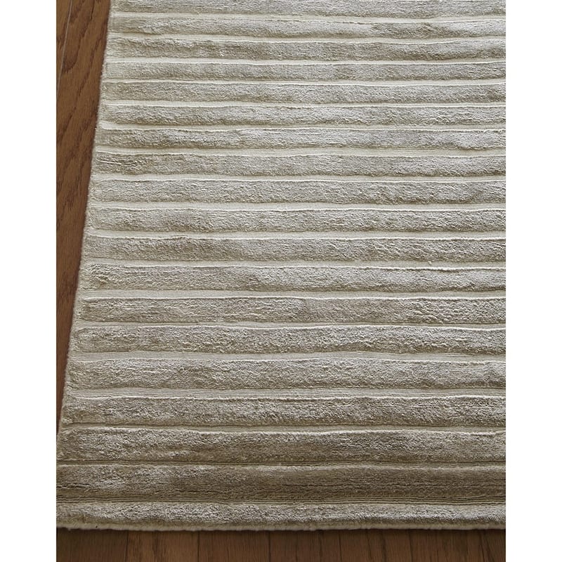 Exquisite Rugs High Low Light Silver Viscose Rug (8' x 10'). - 8' x 10'