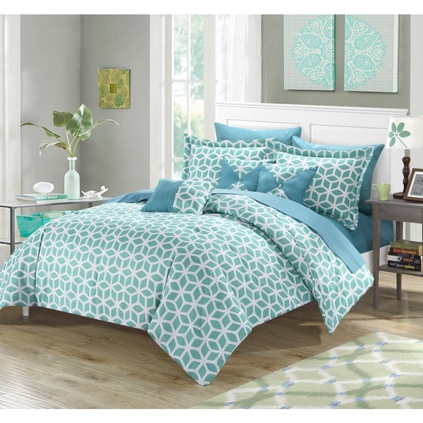 Porch & Den Denver Green 10-piece Bed in a Bag Comforter with Sheet Set