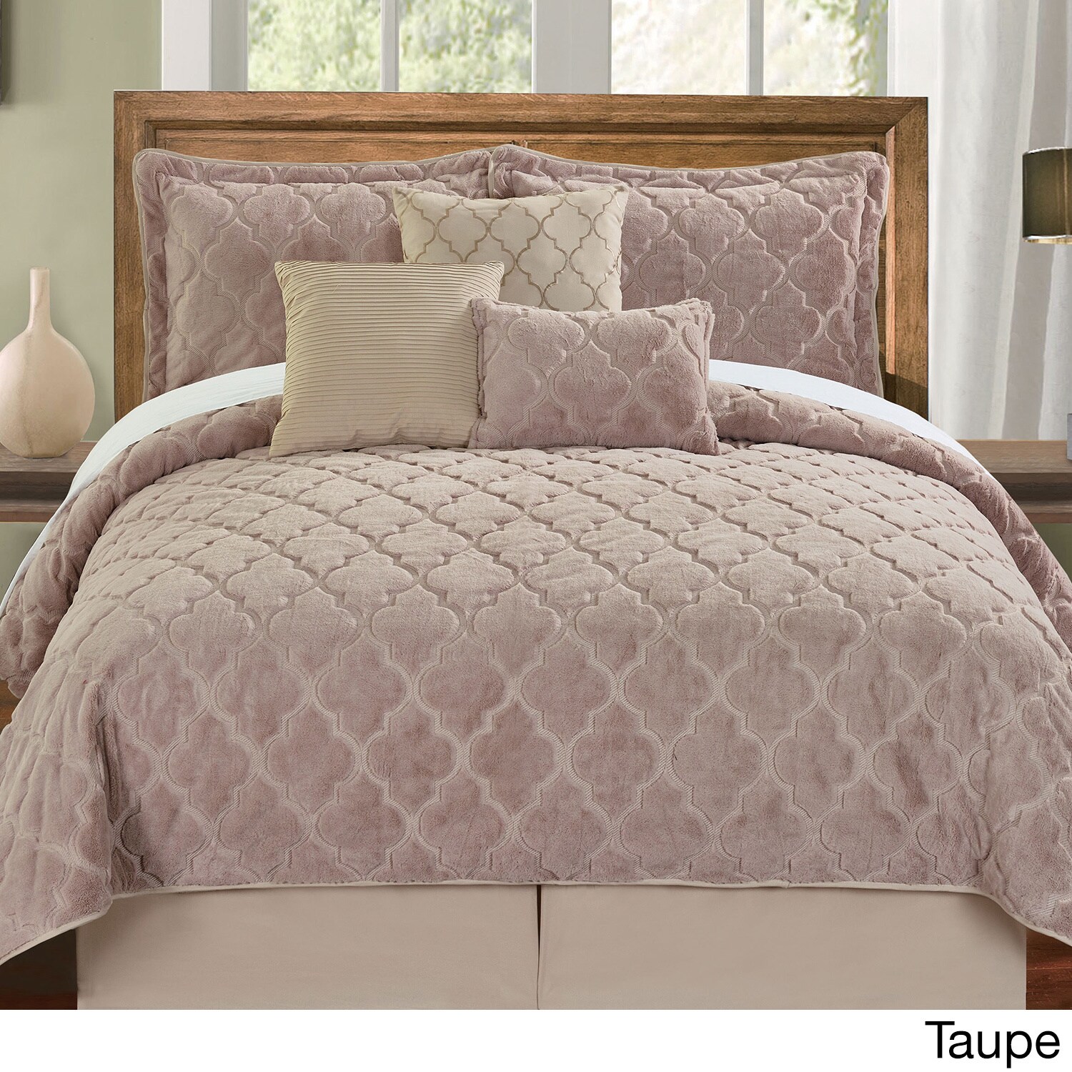 Shop Serenta Faux Fur Moroccan Design 7 Piece Quilt Set On Sale