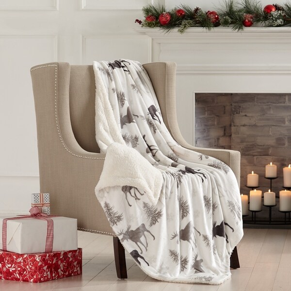 Home Fashions Design Reversible Berber Faux-Fur Velvet Plush Throw