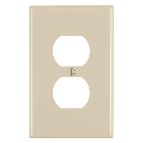 Leviton 1-Gang Duplex Wall Plate – Midway Size, White, Smooth Finish
