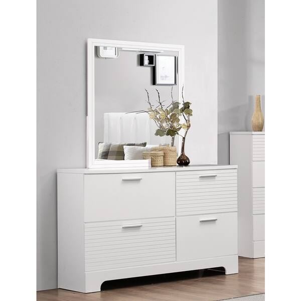 Shop Lyke Home Moda White Dresser And Mirror Set Overstock